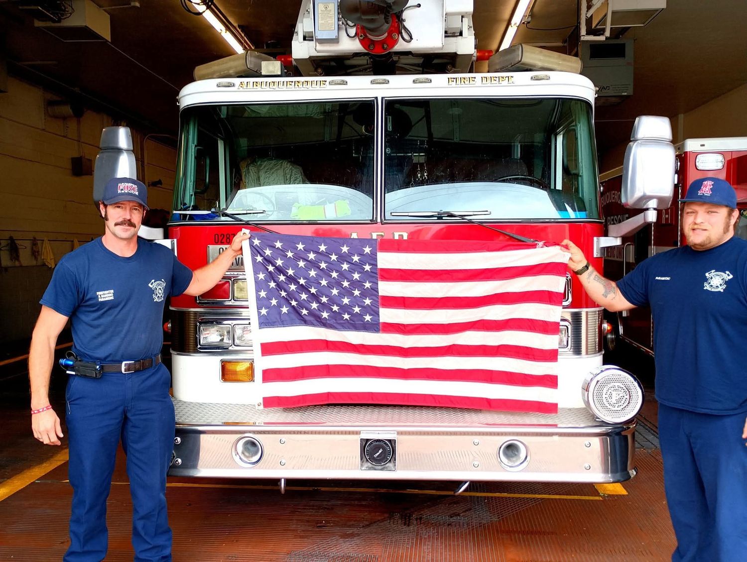 DRAPEAU AMÉRICAIN D&#39;UNE CASERNE DE POMPIERS