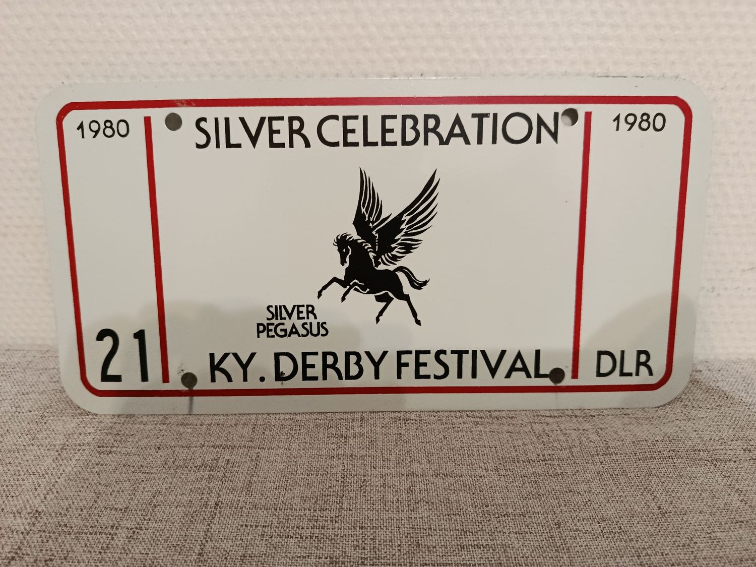 POUR ANNE UNE PLAQUE AMÉRICAINE