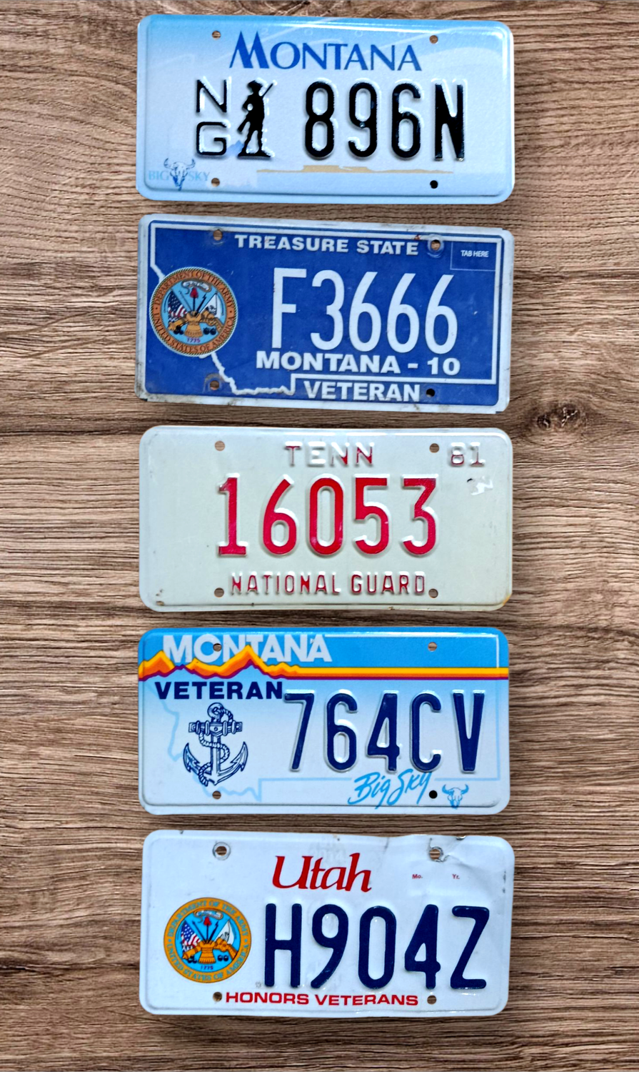 LOT DE 25 PLAQUES À 130€