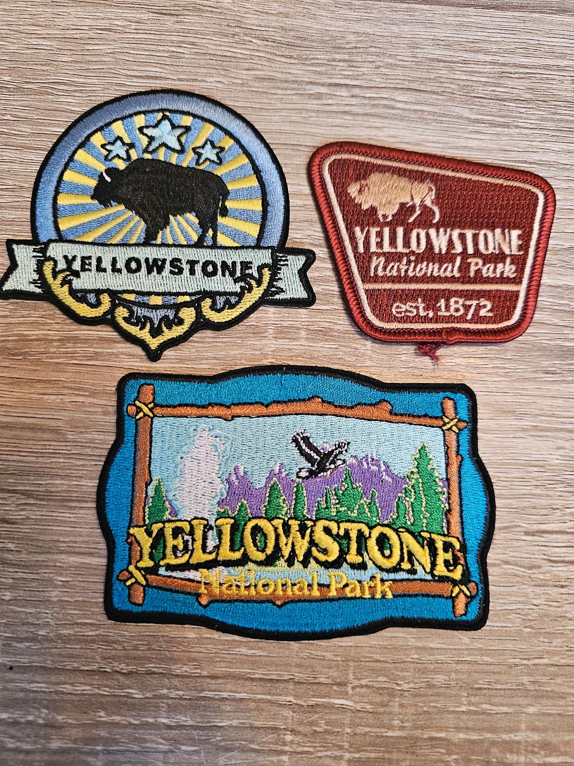 3 ÉCUSSONS POUR WALID