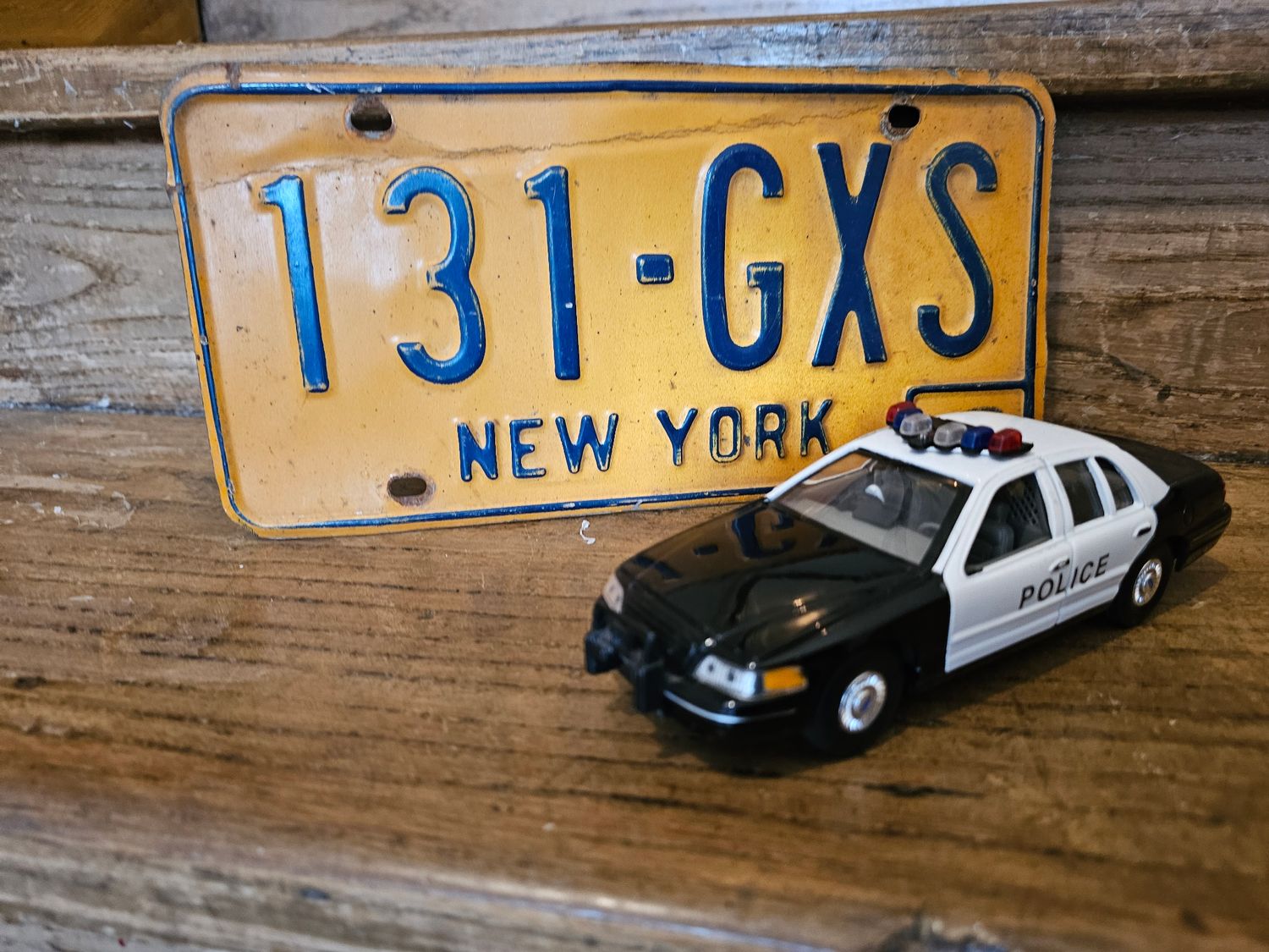 LOT PLAQUE + VOITURE (POUR NICO)