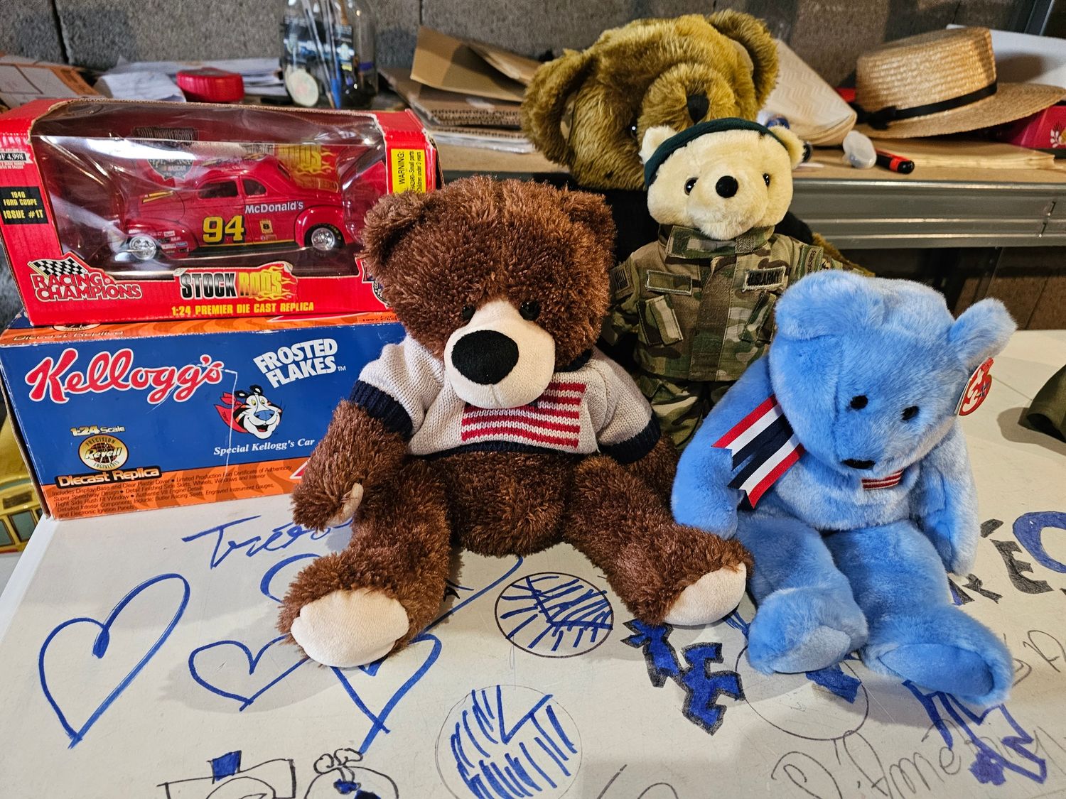 LOT DE 2 NASCARS POUR LAURENCE