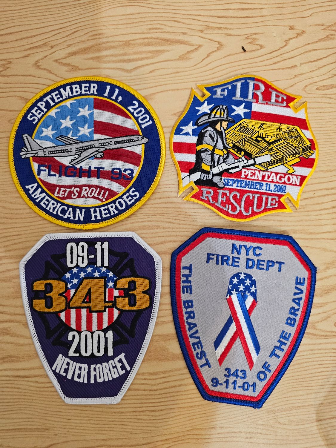 LOT 4 ÉCUSSONS POUR VALERE