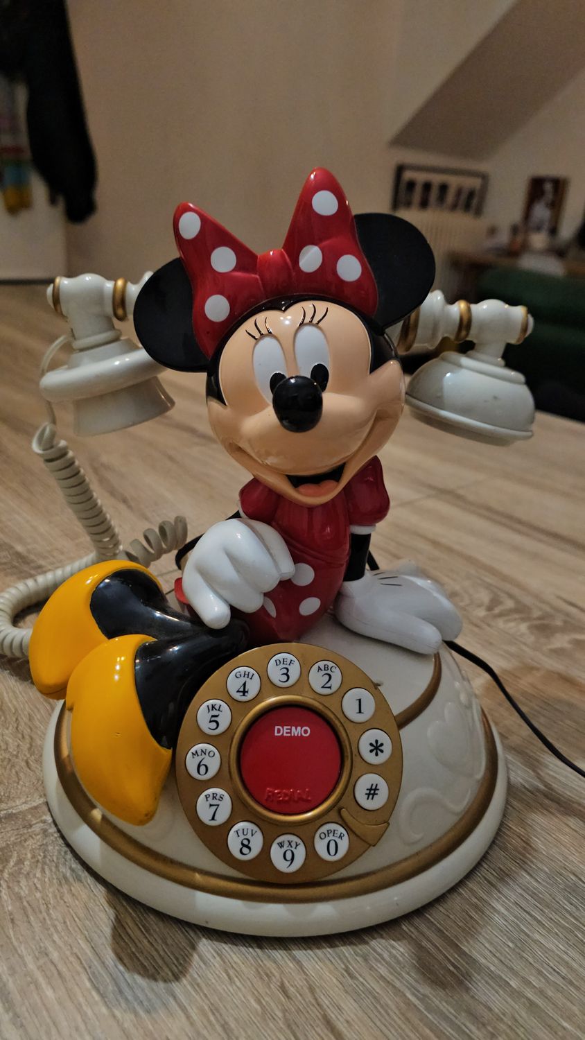 TÉLÉPHONE MINIE ( POUR FABIENNE)
