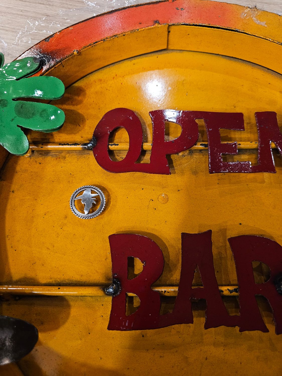 POUR NANOU ( PLAQUE + Petit pin s)