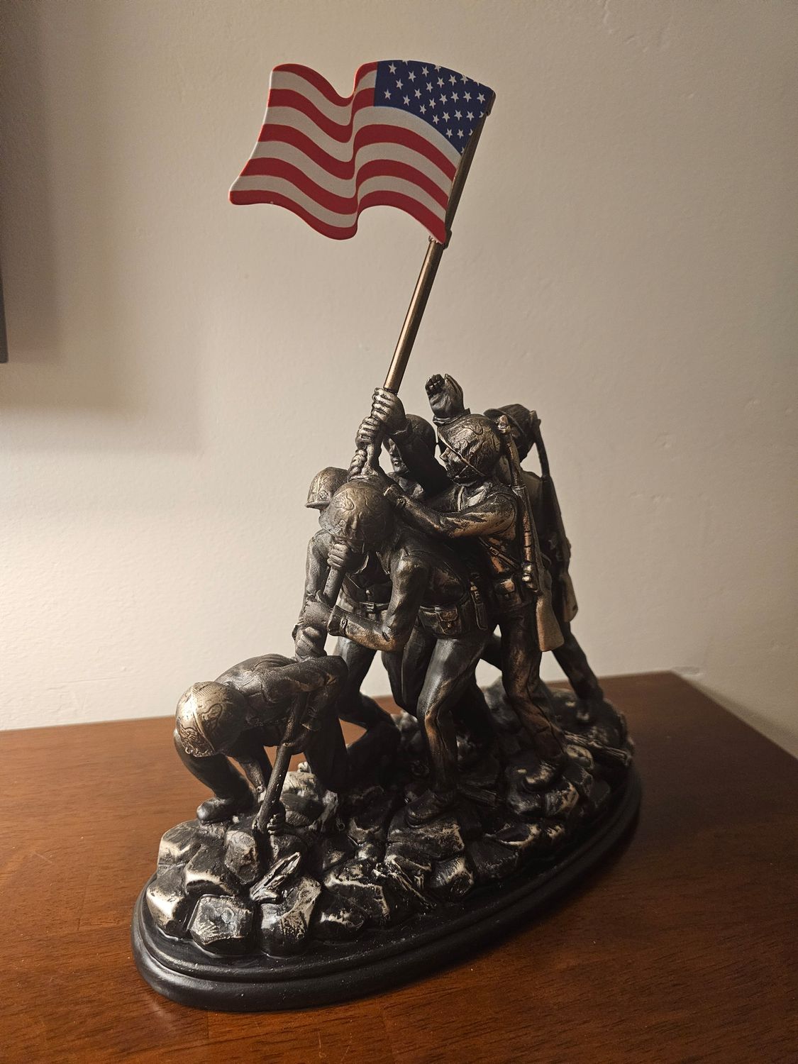 POUR SÉBASTIEN STATUE US