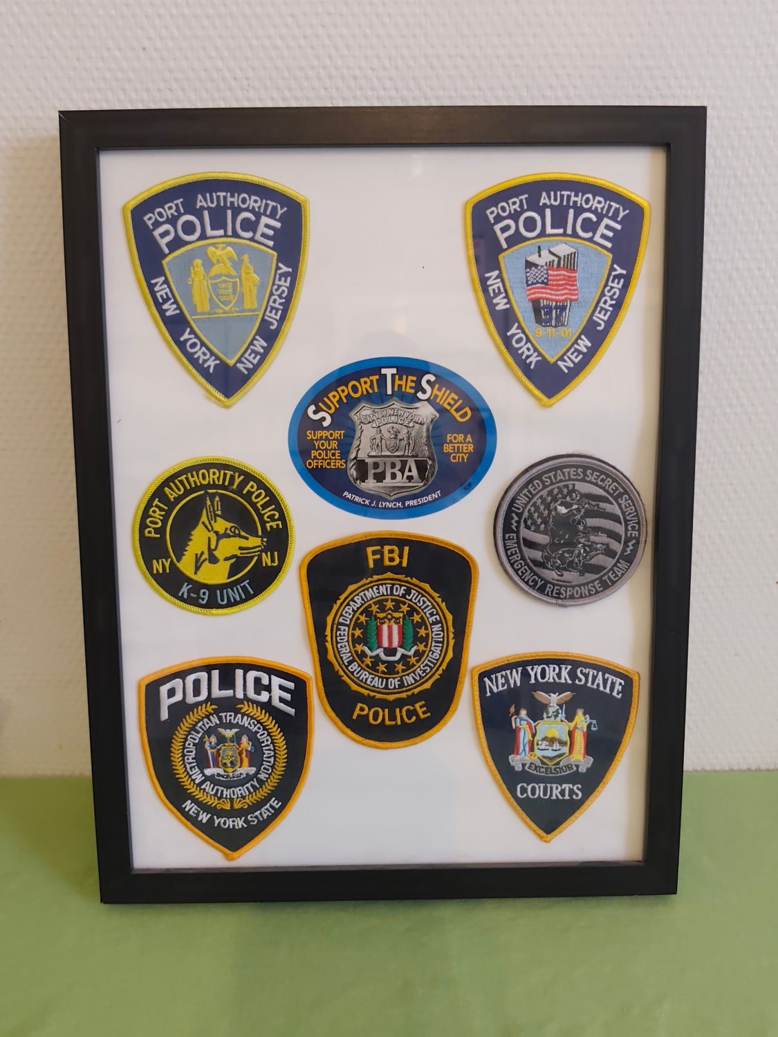 CADRE ÉCUSSONS POUR DOM