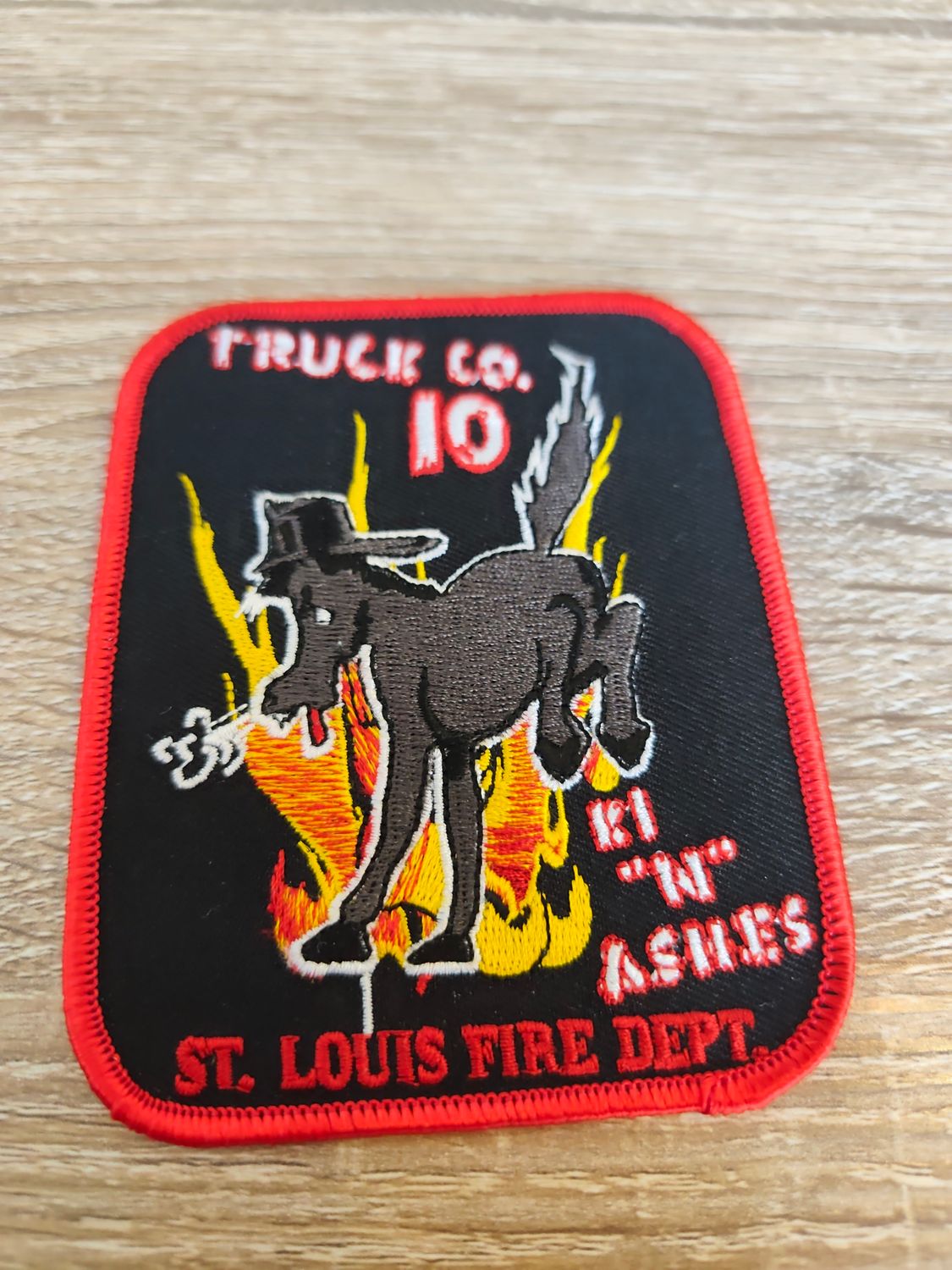 ÉCUSSON ST LOUIS FIRE TRUCK