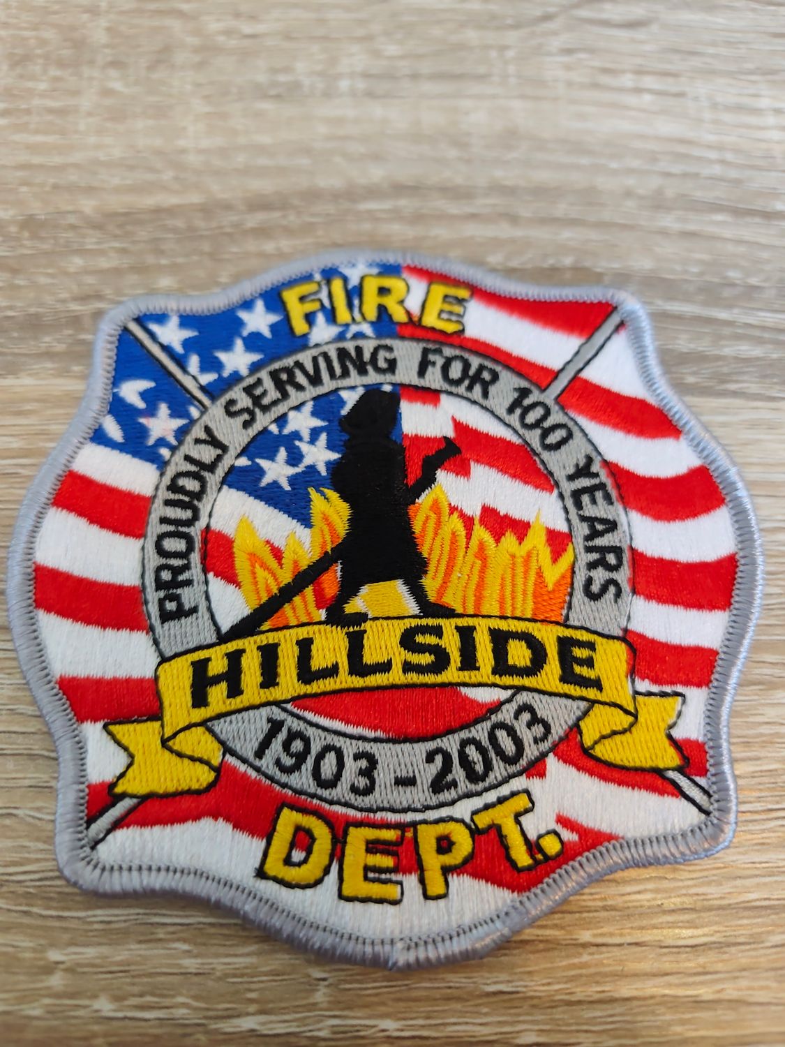 ÉCUSSON FIRE POUR LES 100 ANS