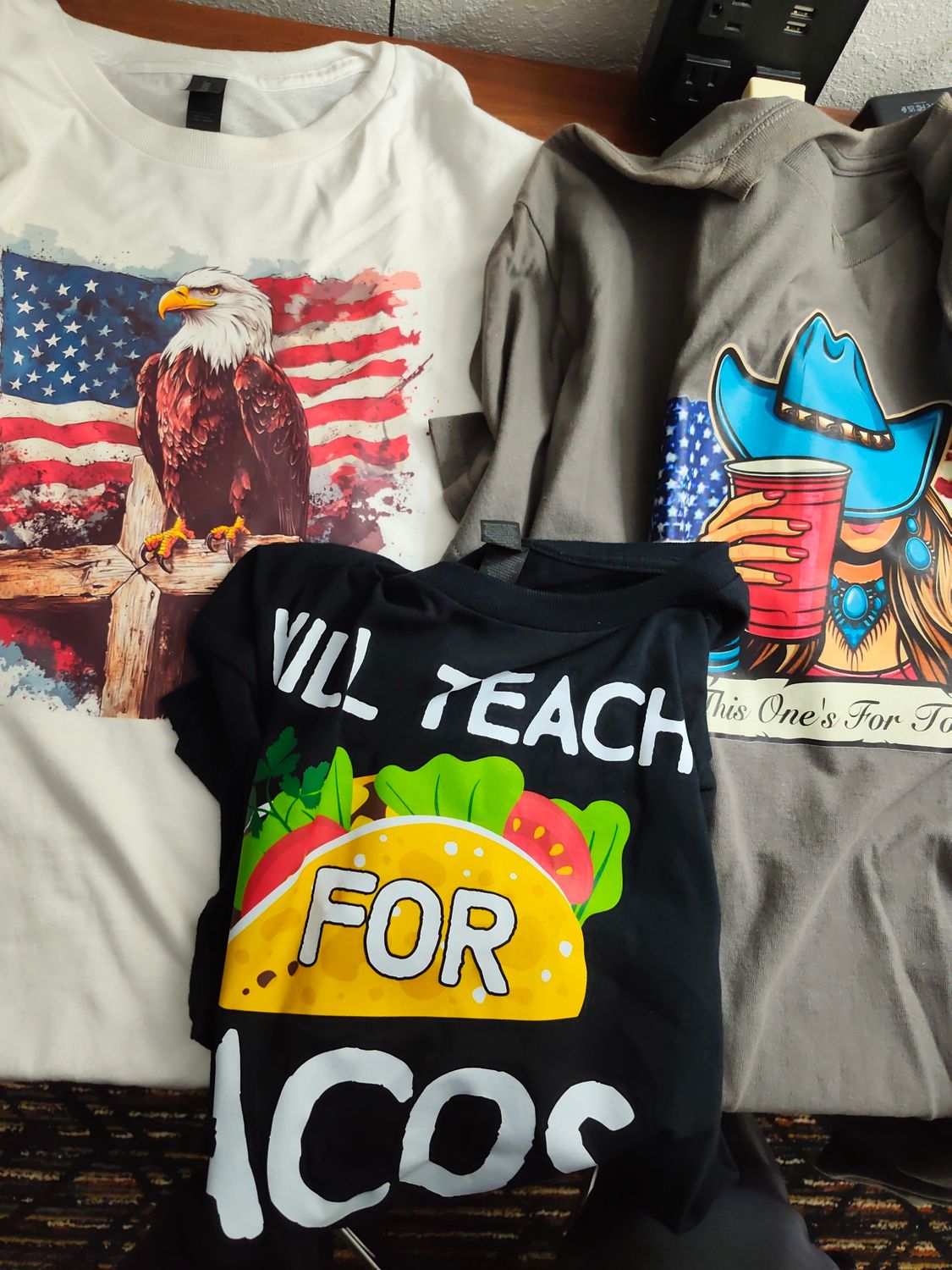 POUR DELPHINE ( LOT TSHIRT)