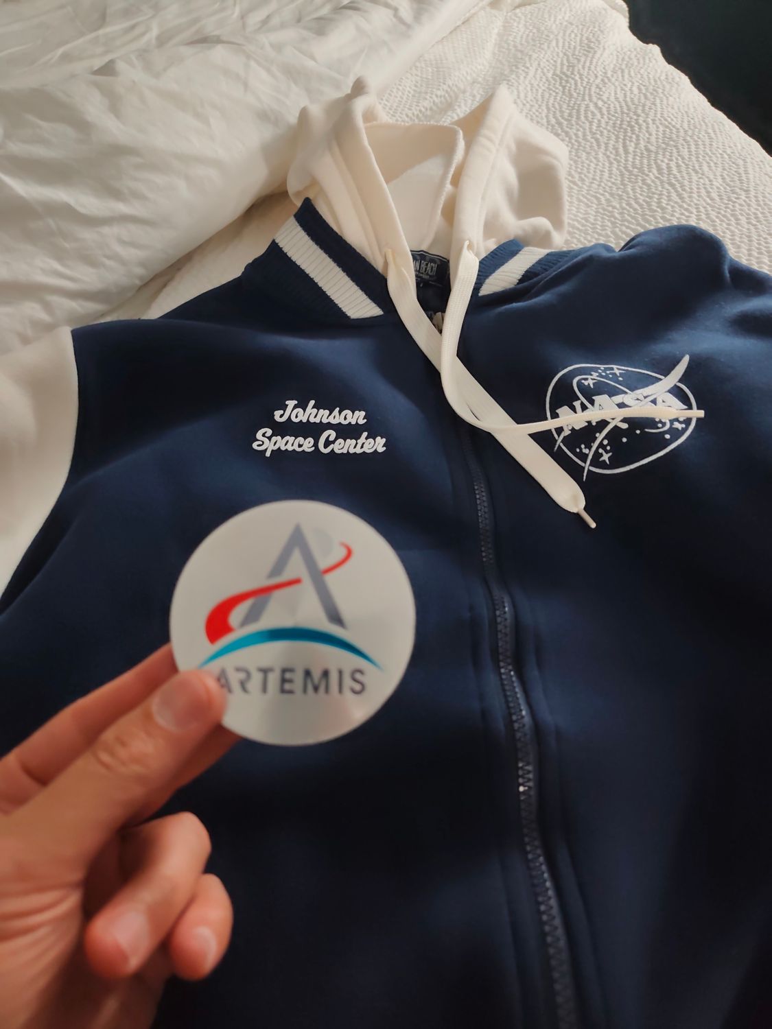 POUR GILLES ( LOT NASA,) XL