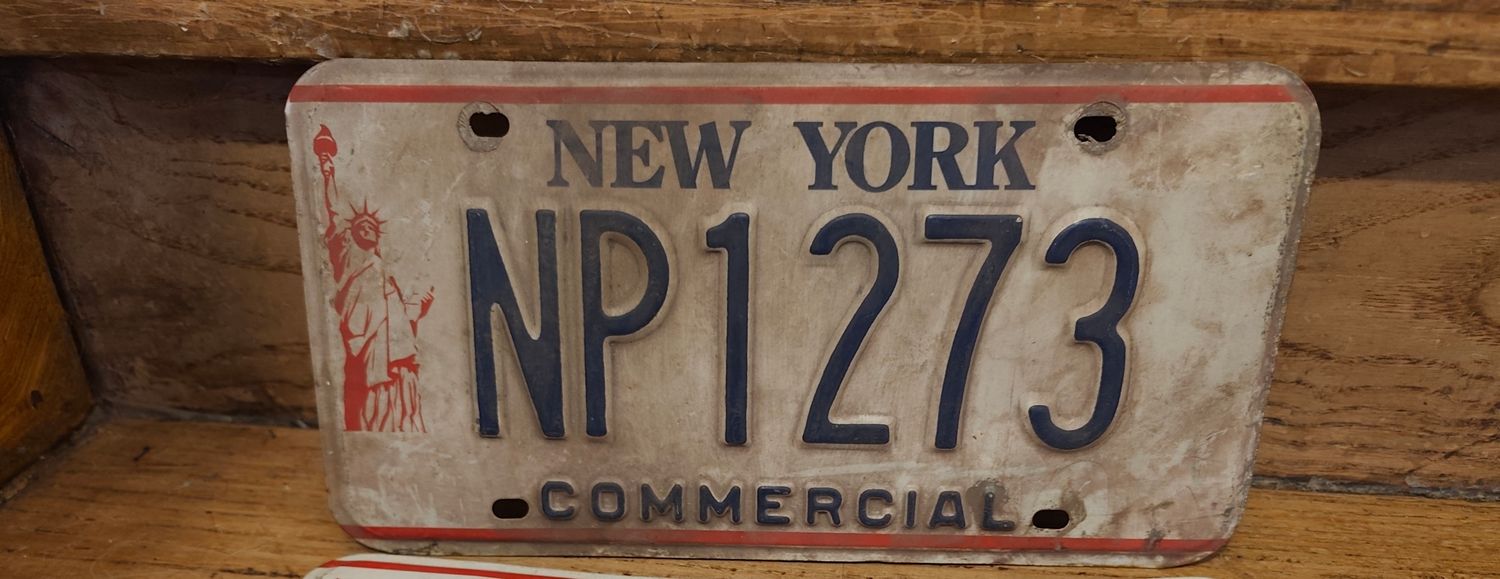 POUR AGNES GIARD PLAQUE NEW YORK