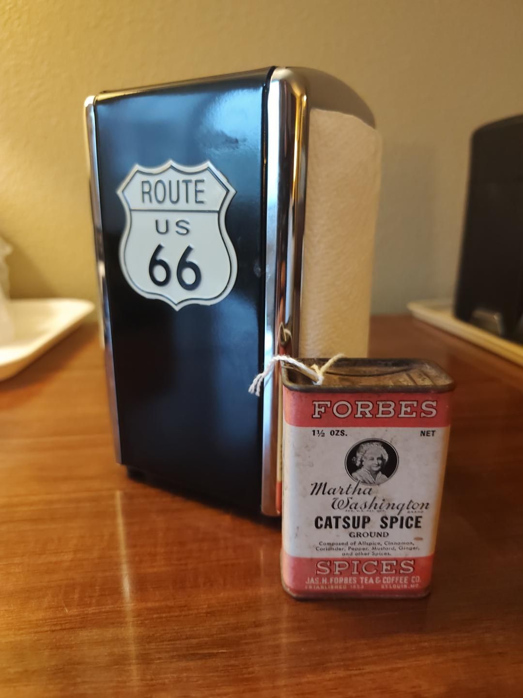 POUR CHRISTOPHE ROUTE 66, ENJOLIVEUR FORD ET  PETITE BOÎTES
