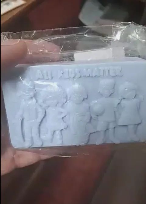 POUR Nanou offert