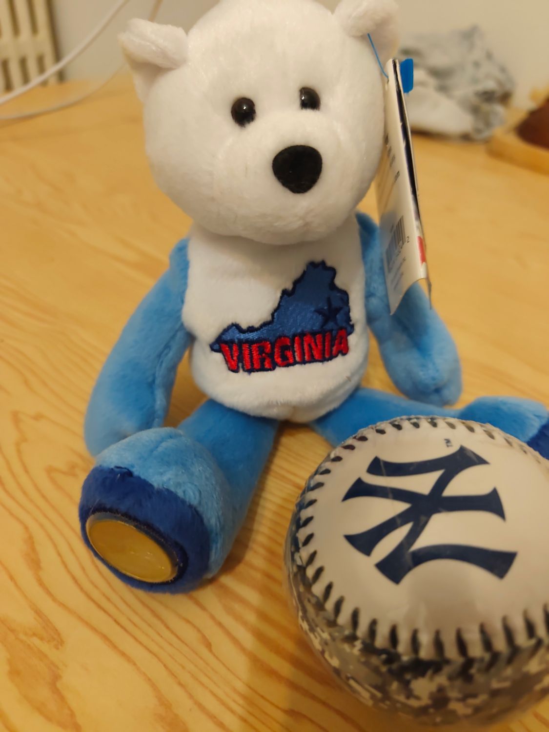 OBJETS US PELUCHE+ BALLE POUR ANGÉLIQUE