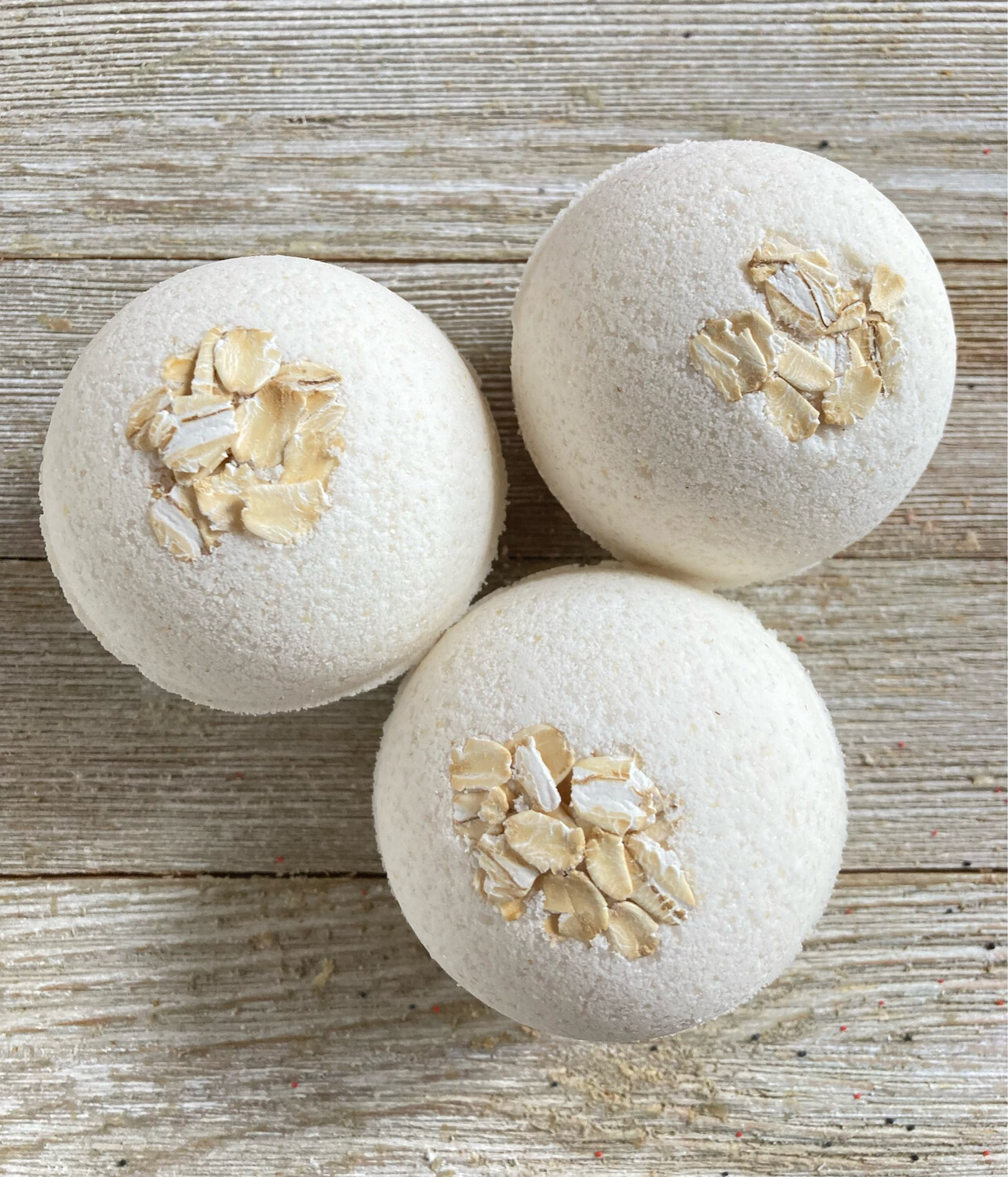 Oatmeal, Milk &amp; Honey Bath Bomb