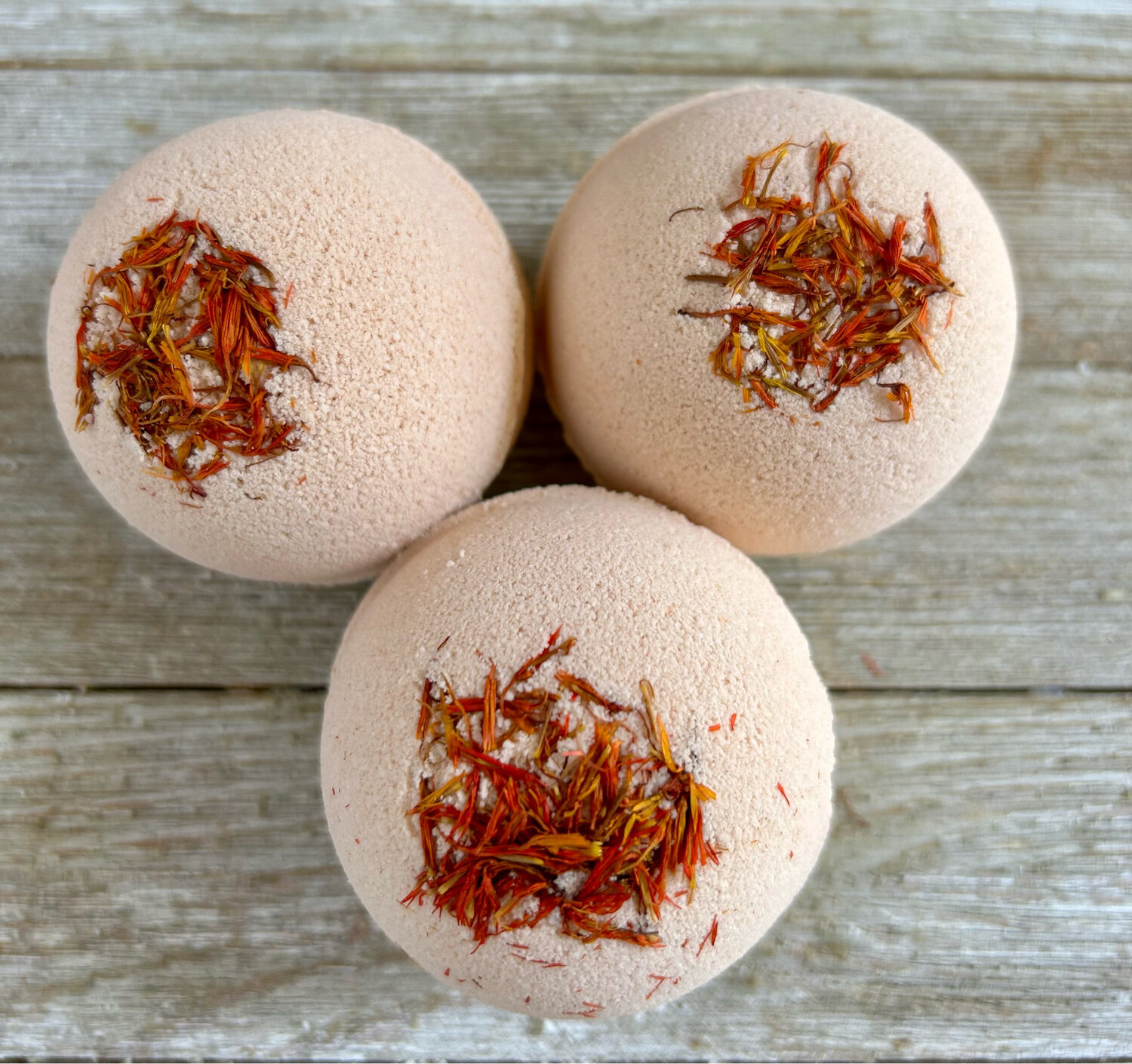 Nectarine Blossom &amp; Honey Bath Bomb