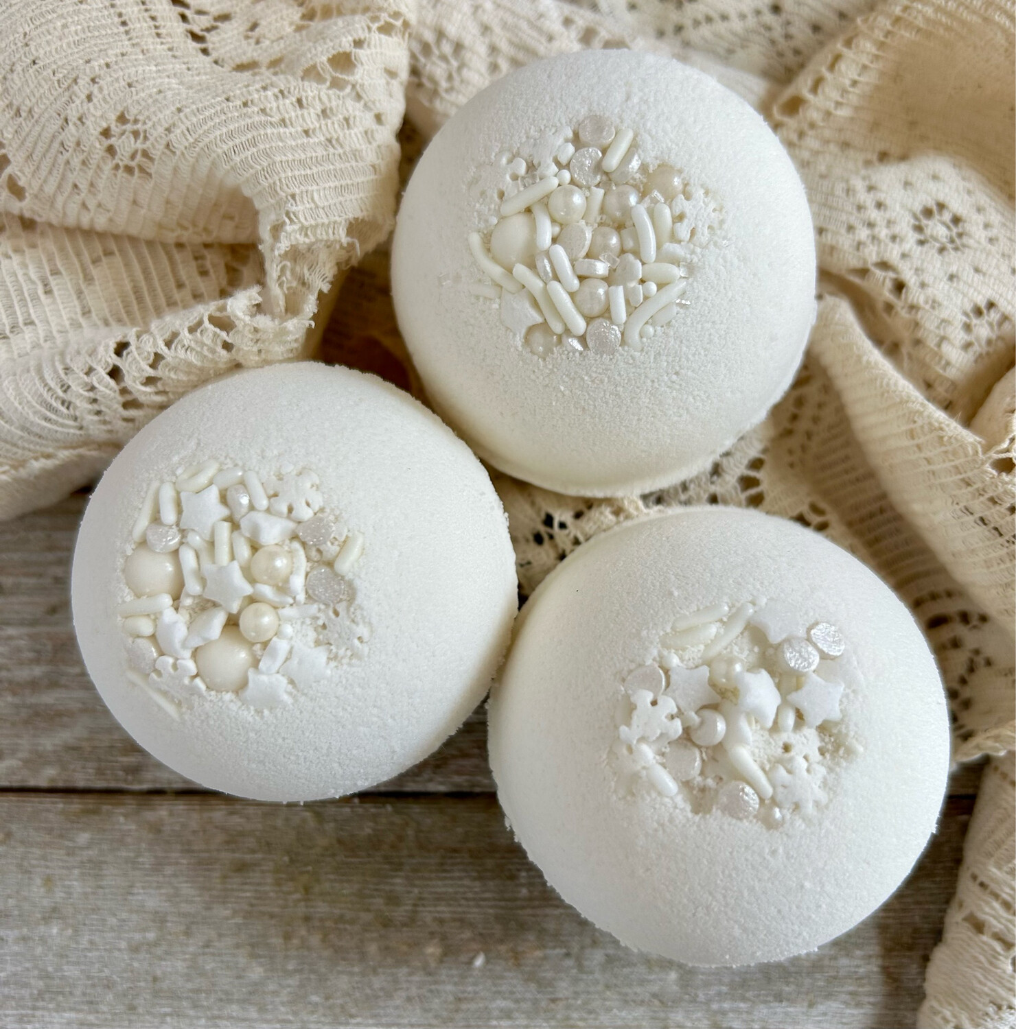 Antique Lace Bath Bomb