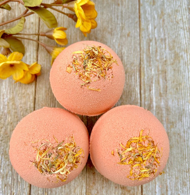 Marigold &amp; Melon Bath Bomb