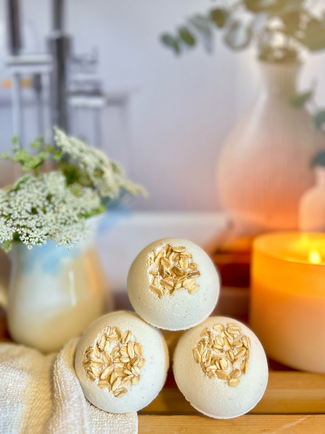 Oatmeal, Milk &amp; Honey Bath Bomb