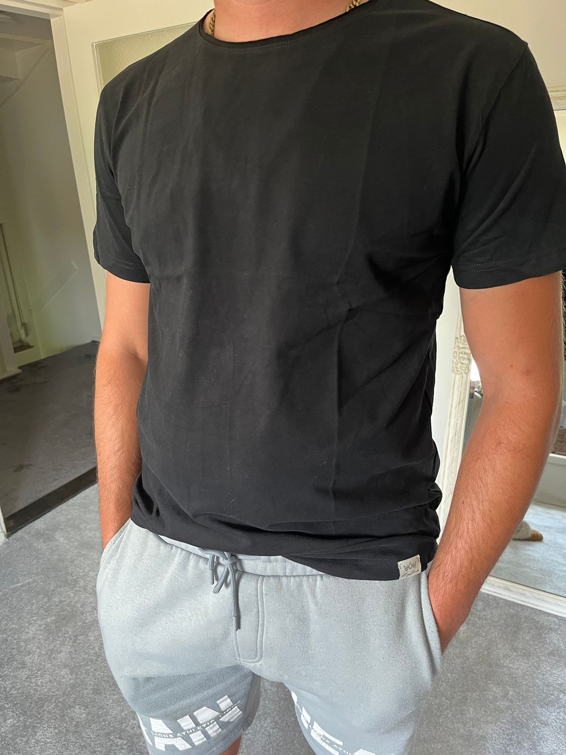 Black basic shirt