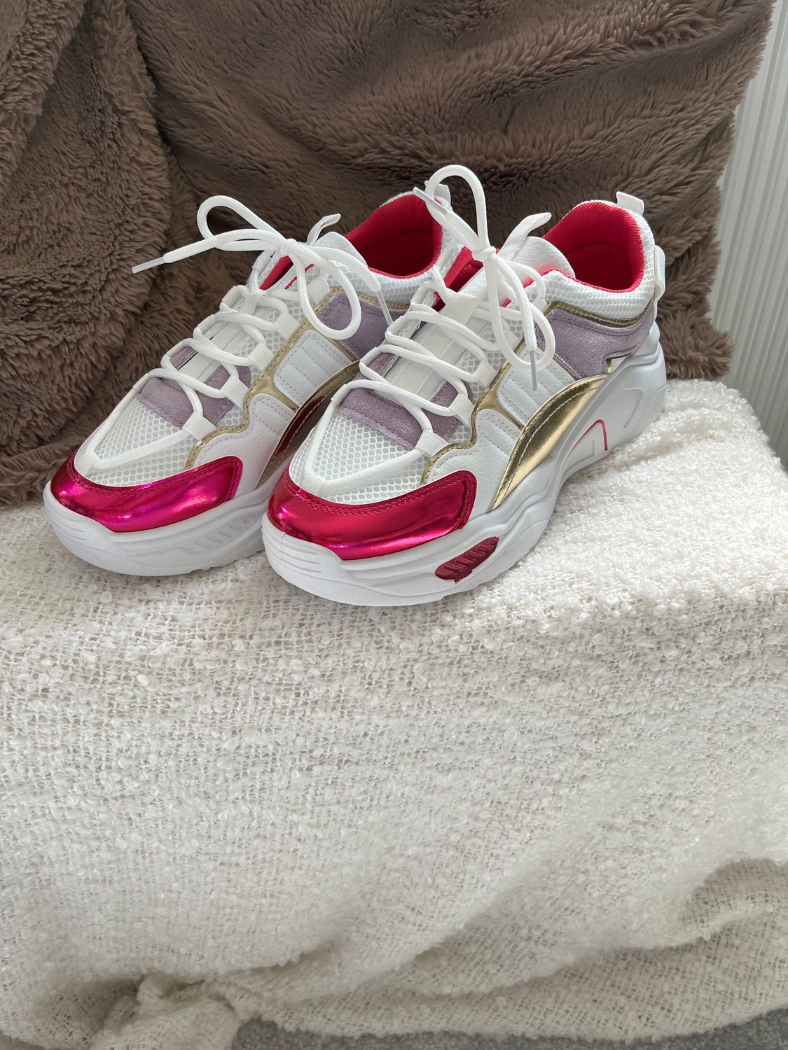 Fuchsia sneakers