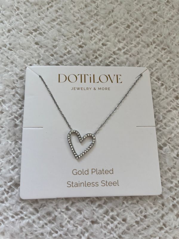 Heart diamond necklace