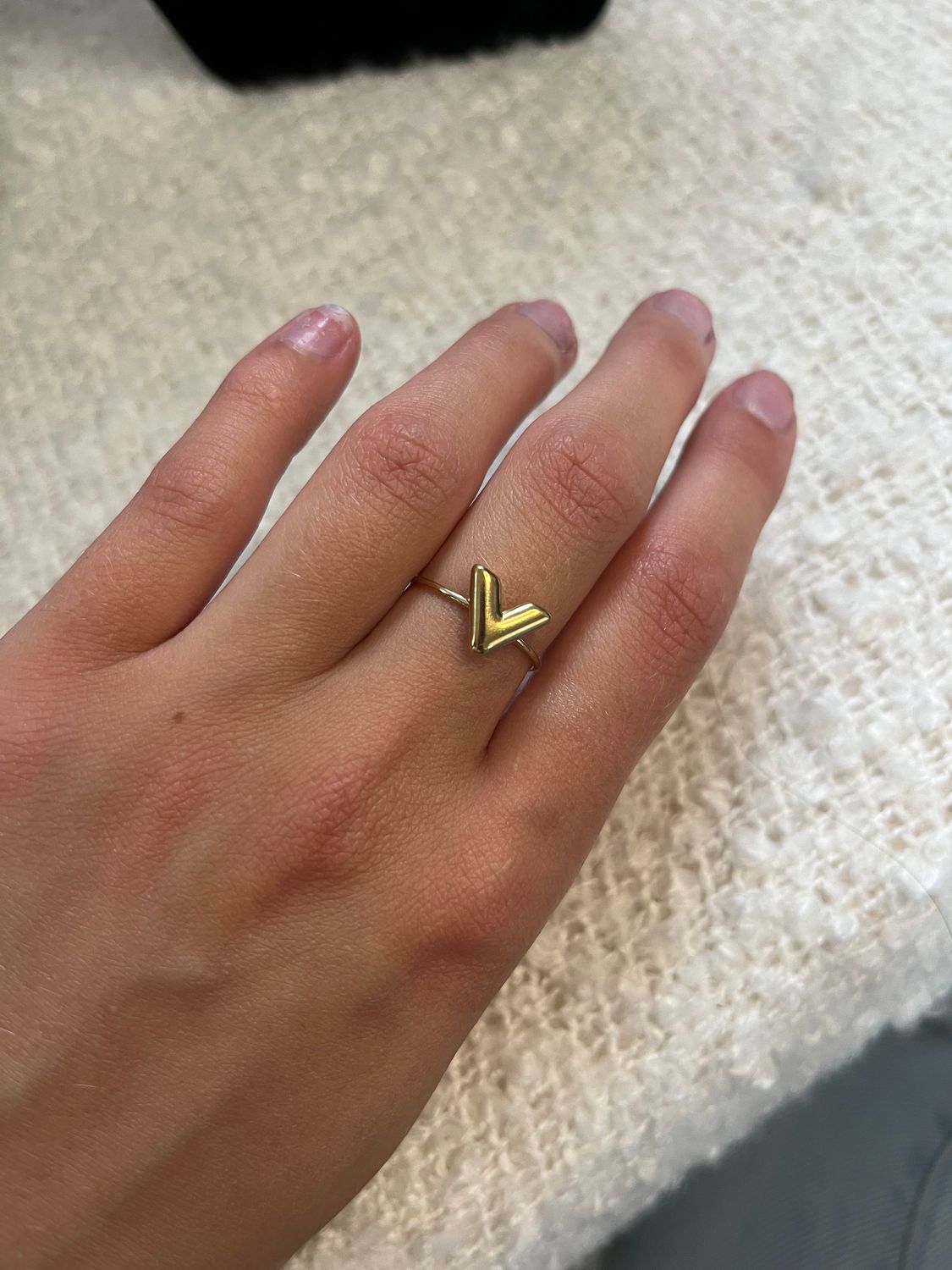 V ring