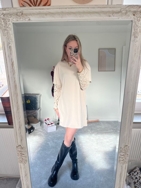 Lace sleeve dress