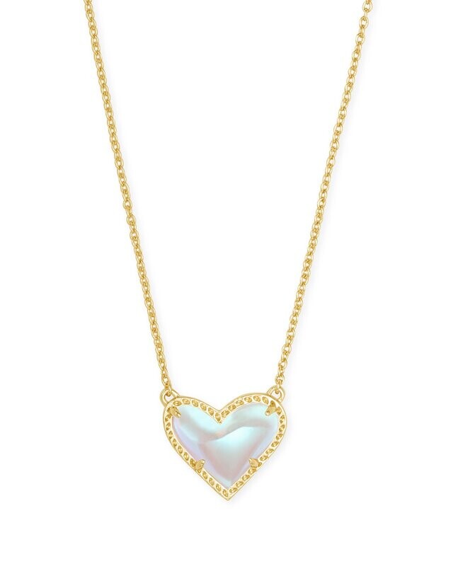 Ari Heart Short Pendant