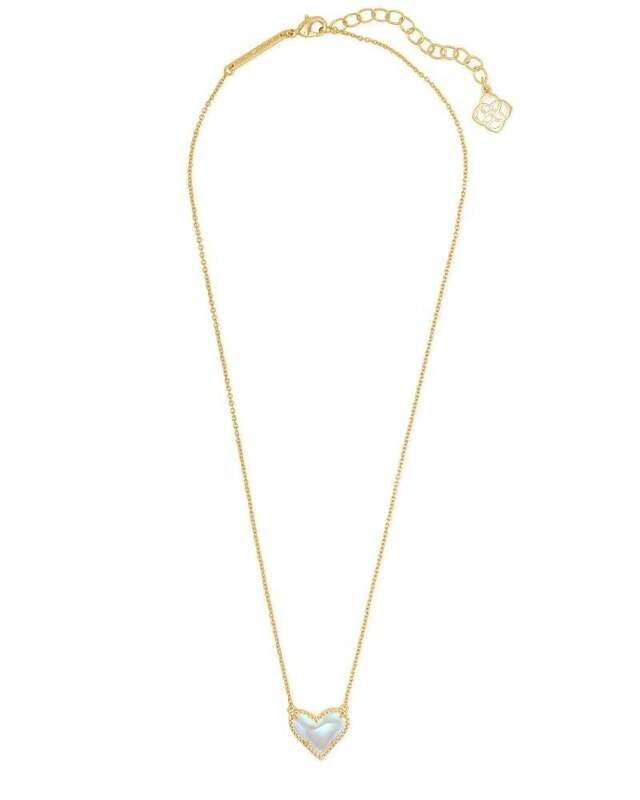 Ari Heart Short Pendant