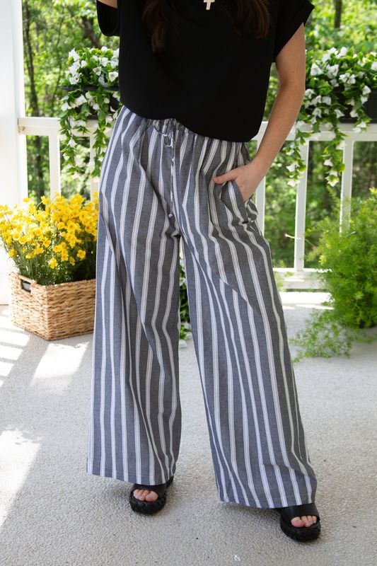 Palms Away Drawstring Pull On Pant