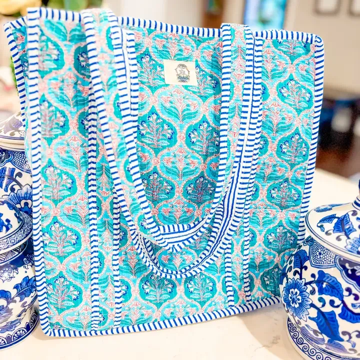 Regular Quilted Tote Bag, Color: BLUE TRELLIS DREAM