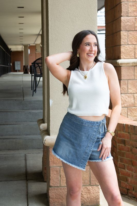 Lara Round Sleeveless Crop Top