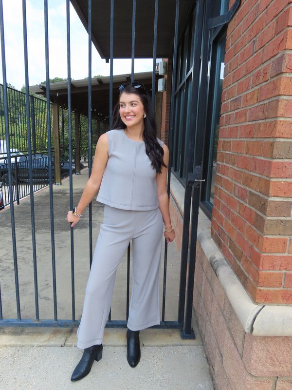 Run Around Stitch Round Neck Sleeveless Top