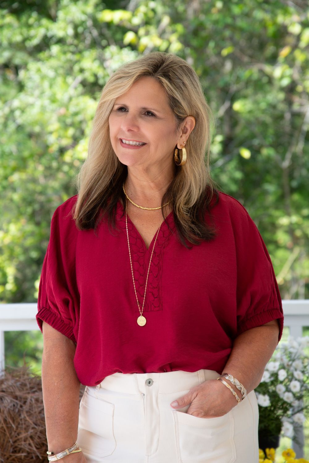 Makes My Heart Trenza Accent V Neck Top