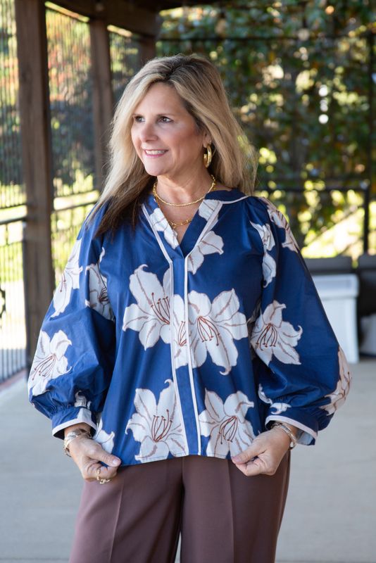 Chase the Light Floral 3/4 Sleeve Piping Top