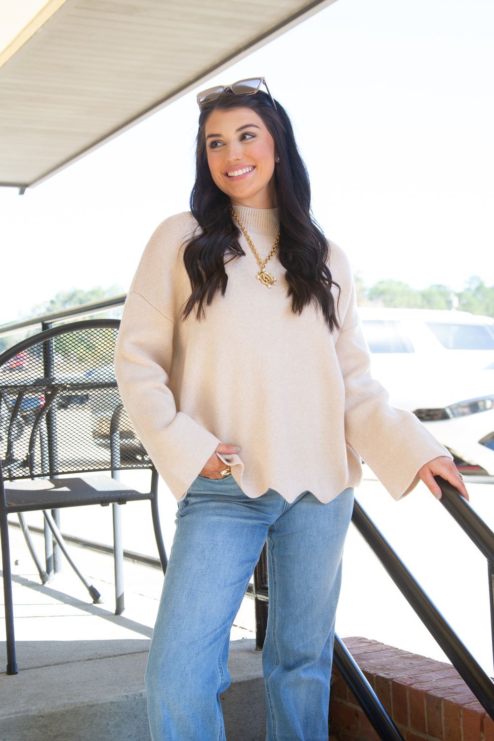 Seasonal Pour Scallop Hem Mock Neck Top