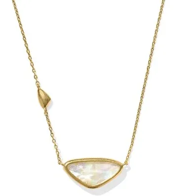 Margot Short Pendant Necklace 