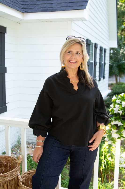 Counting Down Scallop 3/4 Sleeve Top