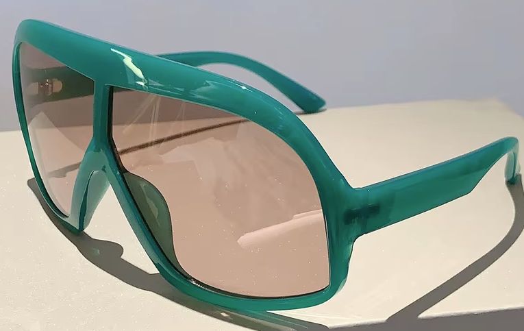Trendy Fashion Vintage Luxury Big Frame Shades – Bold, Chic, and Timeless