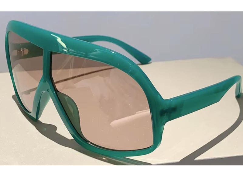Trendy Fashion Vintage Luxury Big Frame Shades – Bold, Chic, and Timeless