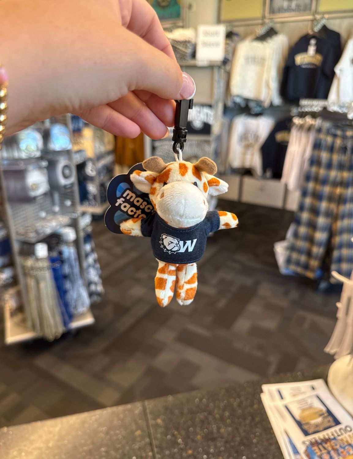 4.5" Wingate Dog Head Giraffe Bag Clippee