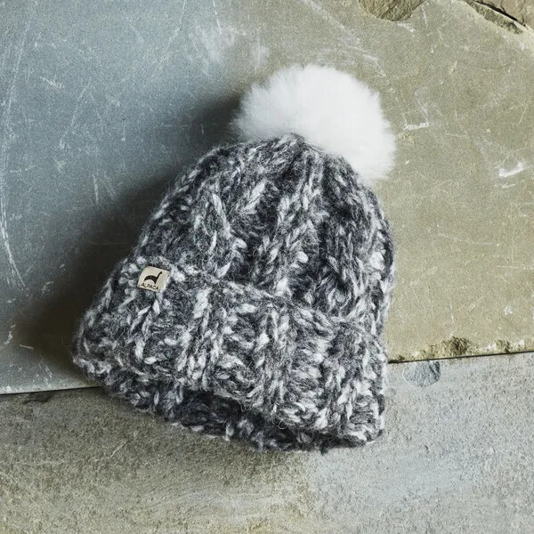 Marshmallow Trenza Alpaca Hat