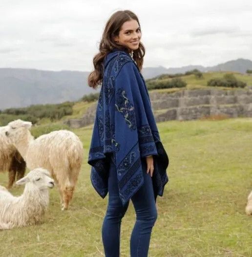 Treasure Reversible Hooded Cape