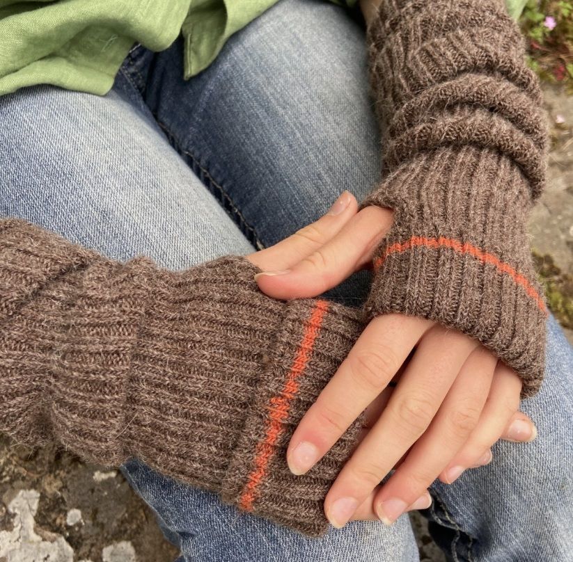 Stretchy Fingerless Gloves, Color: Nutmeg
