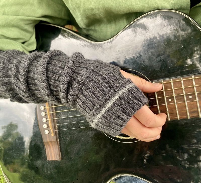 Stretchy Fingerless Gloves