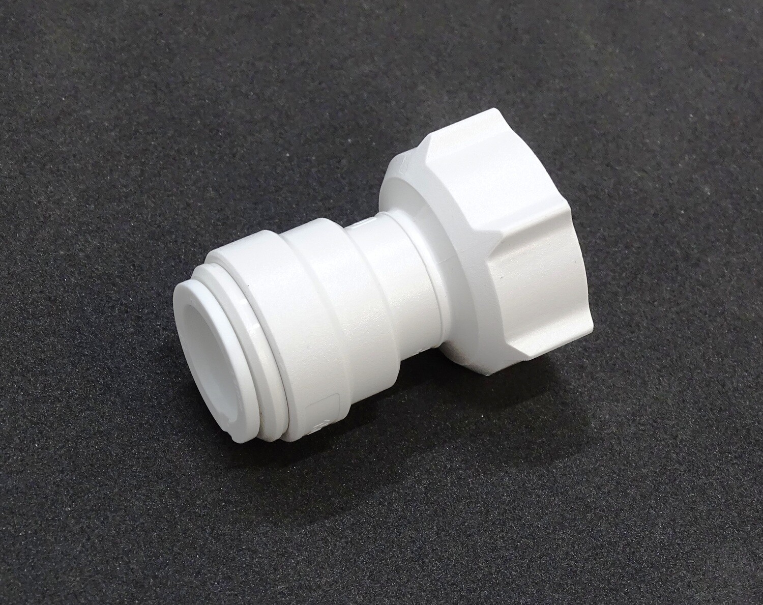 John Guest - 15mm x 3/4" Female Adaptor