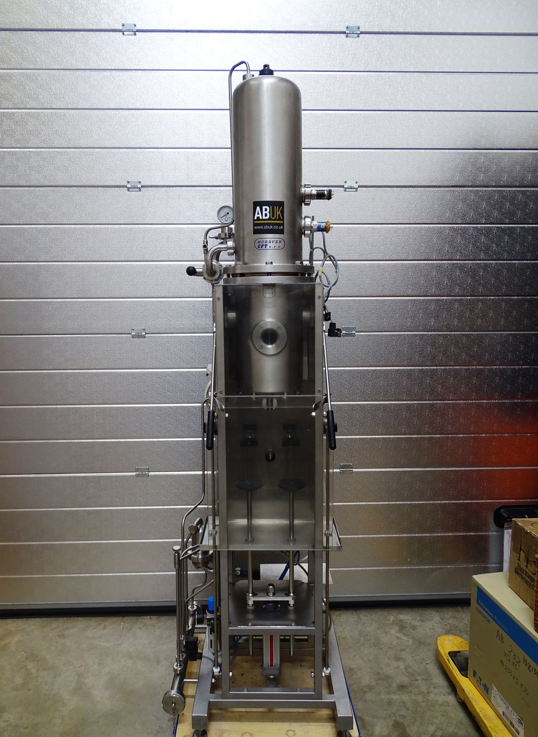 Moravek CW250 Twin Head Bottling &amp; Carbonating Machine - Second Hand