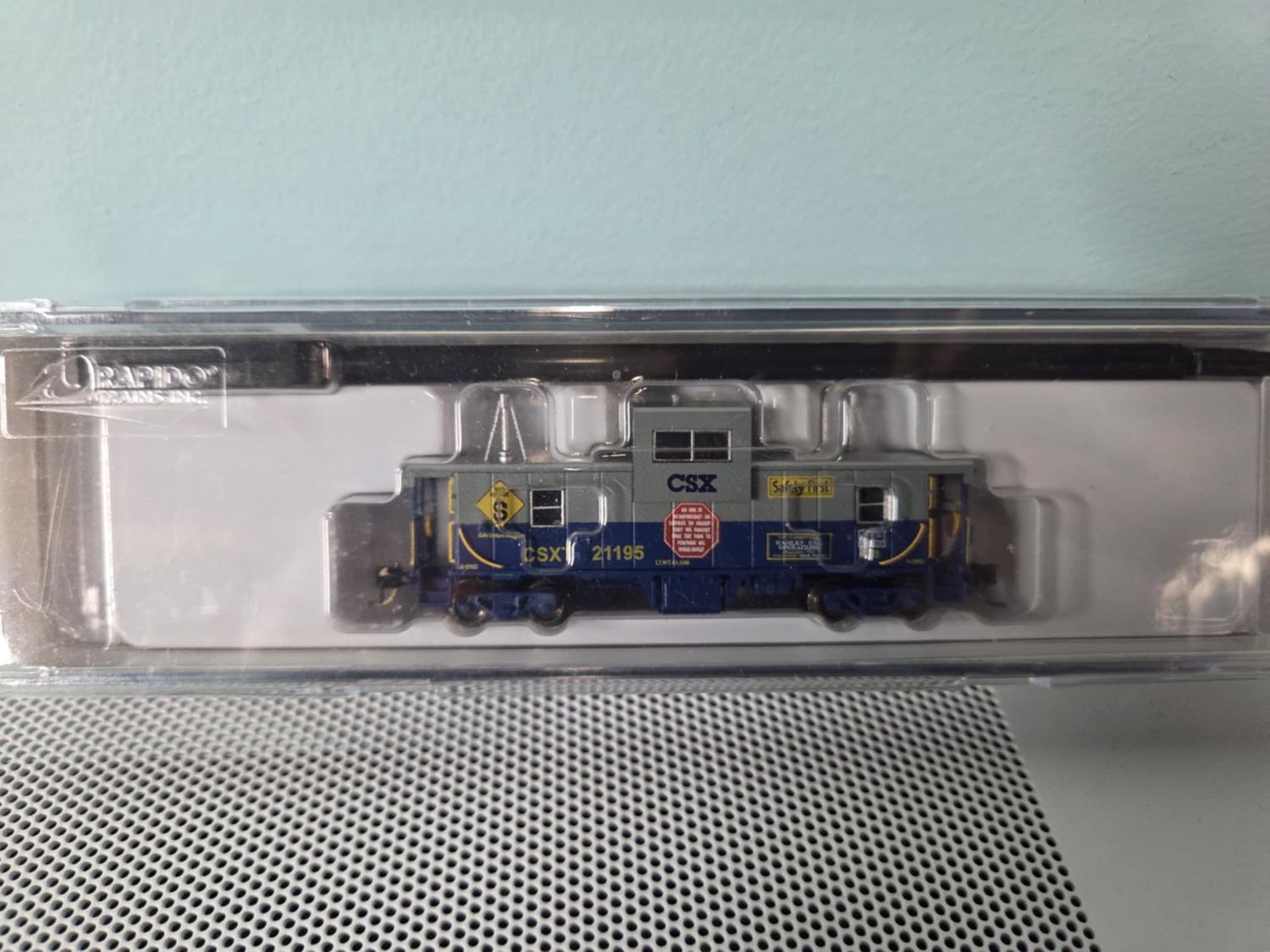 Wide-Vision Caboose CSX (Safety First) #21195